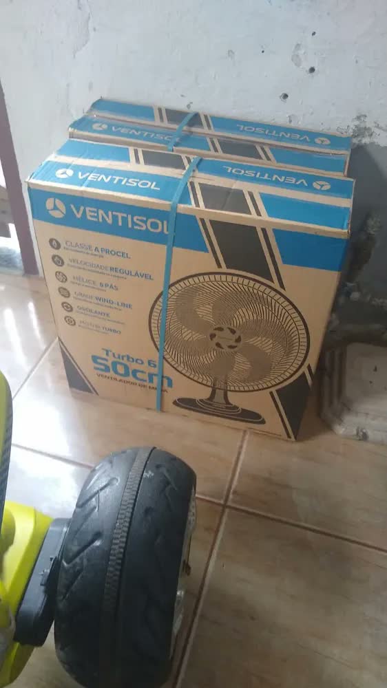 foto de Ventilador Oscilante De Mesa Ventisol Turbo 6 Pás 50cm Preto
