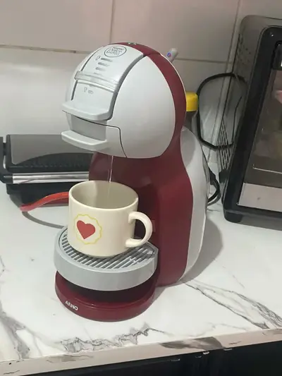 foto de Cafeteira Nescafé Dolce Gusto Mini Me Preta 110v