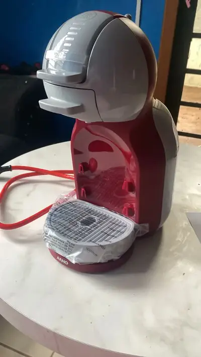 foto de Cafeteira Nescafé Dolce Gusto Arno Mini Me Preta