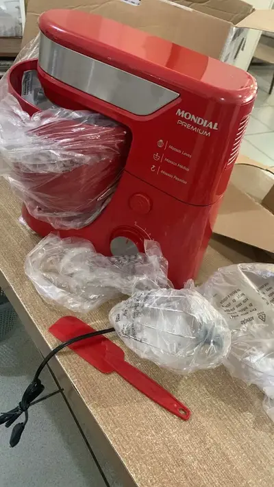 foto de Batedeira Planetária Mondial 700W BP-01P-R cor Vermelho