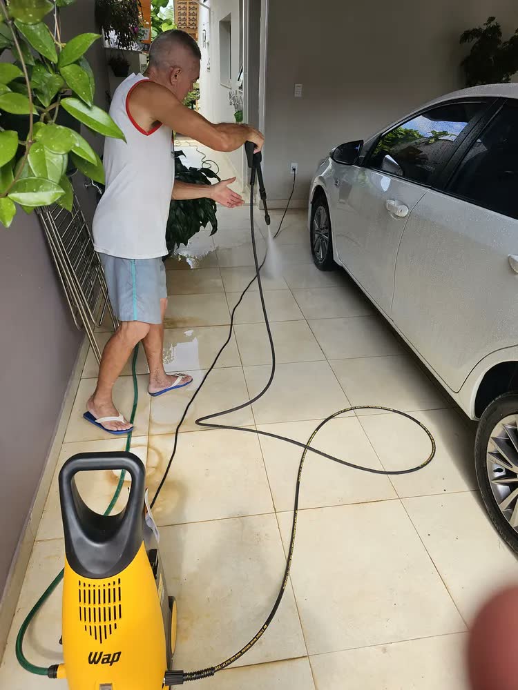 foto de Lavadora Alta Pressão 1900w 2400psi Indução Wap Premium 2600