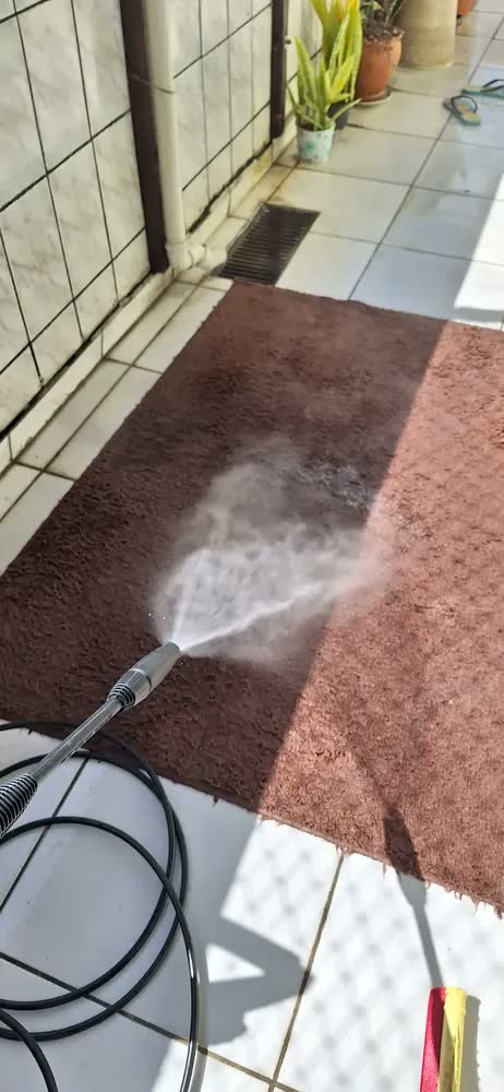 foto de Lavadora de Alta Pressão WAP Premier 2600 1800W 2000 PSI com Aplicador de Detergente