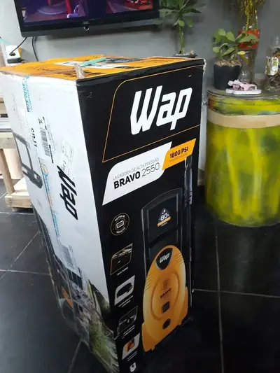foto de Lavadora de Alta Pressão WAP Bravo 2550 1700W Motor de Indução Amarela e Preta