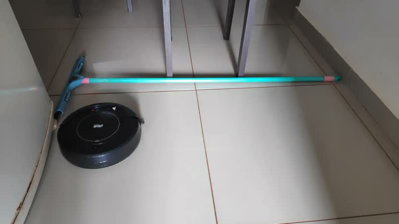 foto de Robô Aspirador de Pó WAP ROBOT W100 - 3 em 1 Varre Aspira e Passa Pano, Sensor Antiqueda e de Impacto,