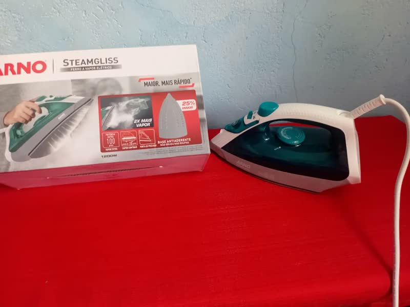 foto de Ferro A Vapor Elétrico Arno Steamgliss Fsgp Cor Branco/Verde