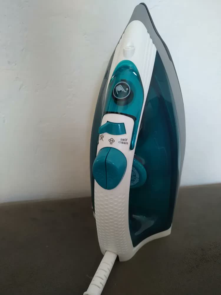 foto de Ferro A Vapor Elétrico Arno Steamgliss Fsgp Cor Branco/Verde