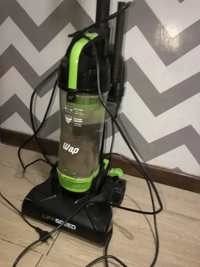 foto de Aspirador De Pó Vertical 2 Em 1 WAP Life Speed 2000W de Potência e Filtro HEPA