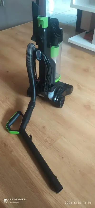 foto de Aspirador De Pó Vertical 2 Em 1 WAP Life Speed 2000W de Potência e Filtro HEPA