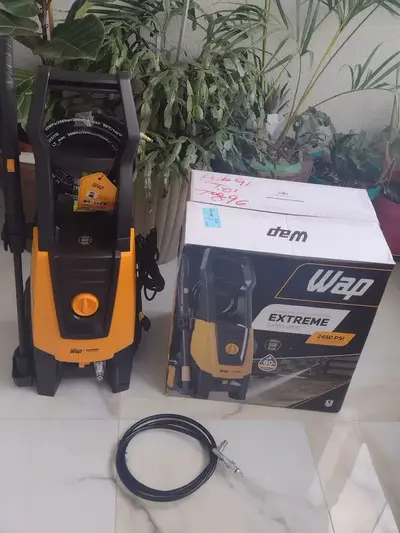foto de Lavadora de Alta Pressão WAP Extreme Turbo 2800 2450PSI 1900W com Aplicador de Detergente