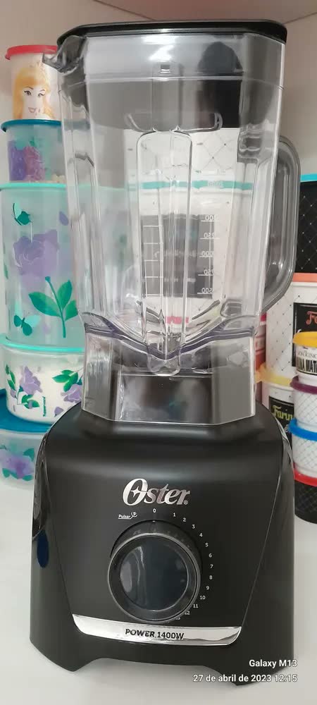 foto de Liquidificador Full Oster 15 Velocidades 1400W Preto 220V OLIQ610