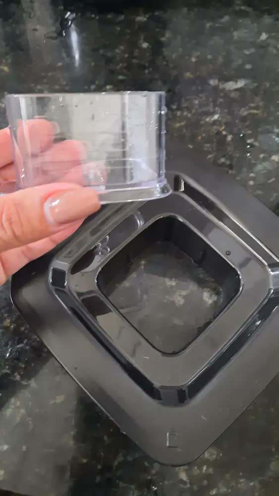 foto de Liquidificador Full Oster 15 Velocidades 1400W Preto 220V OLIQ610