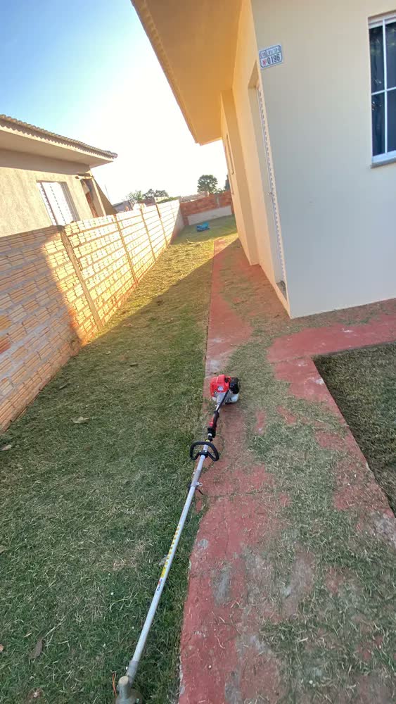 foto de Roçadeira Multifuncional Toyama TBC26MTX 25.4Cc 1HP Gasolina 4 Em 1