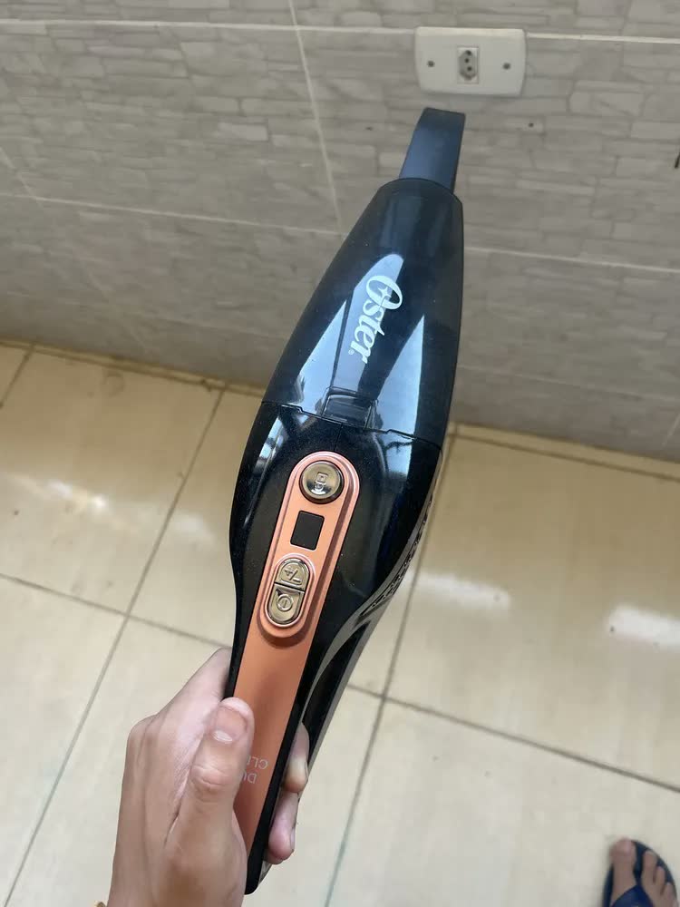 foto de Aspirador De Pó Vertic 2 Em 1 Duo Clean 110w Oster Cor Preto