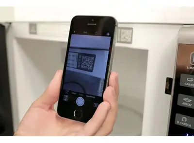 foto de Micro-ondas MI41S Inox Espelhado Painel Integrado 31 litros Electrolux