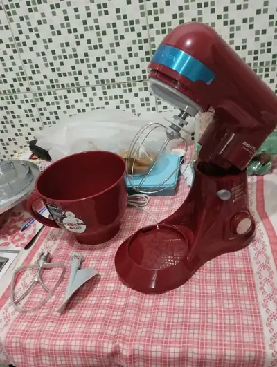 foto de Batedeira Planetária Turbo Power Plus Bbp760p Britânia Preto 60
