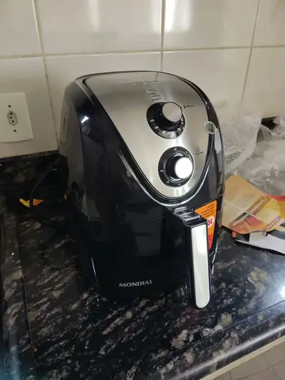 foto de Fritadeira elétrica sem óleo Mondial Cozinha AFN-50 5L preta e inox