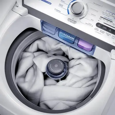 foto de Máquina de Lavar Electrolux 15kg Branca Essential Care com Cesto Inox e Jet&Clean LED15