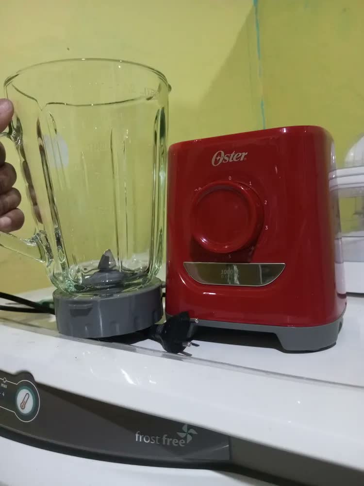 foto de Liquidificador Oster Power 1,7L Vermelho OLIQ501