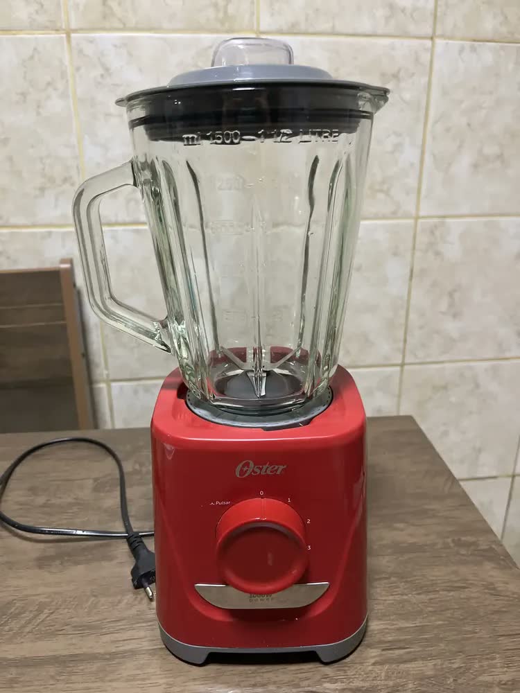 foto de Liquidificador Oster Power 1,7L Vermelho OLIQ501