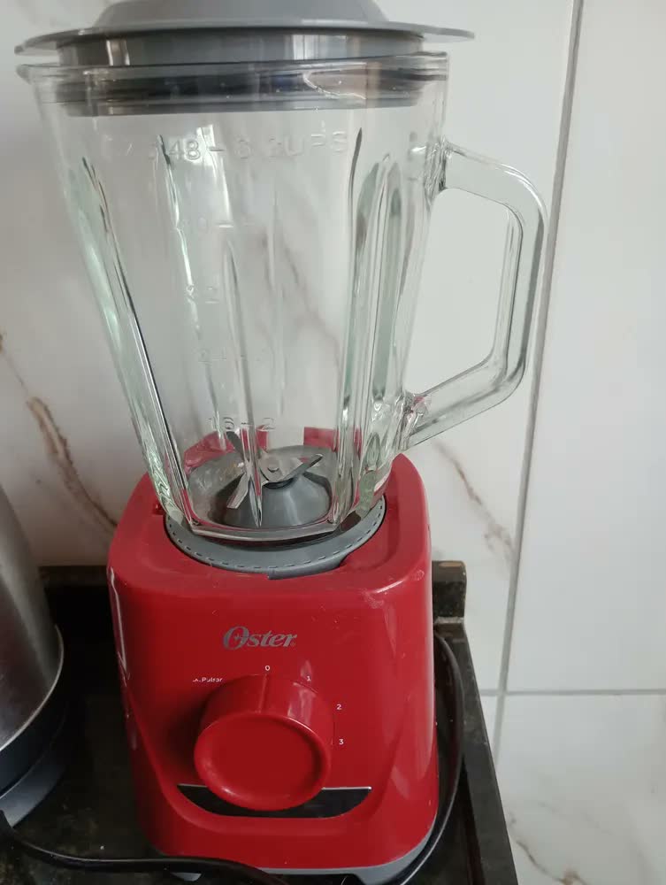 foto de Liquidificador Oster Power 1,7L Vermelho OLIQ501