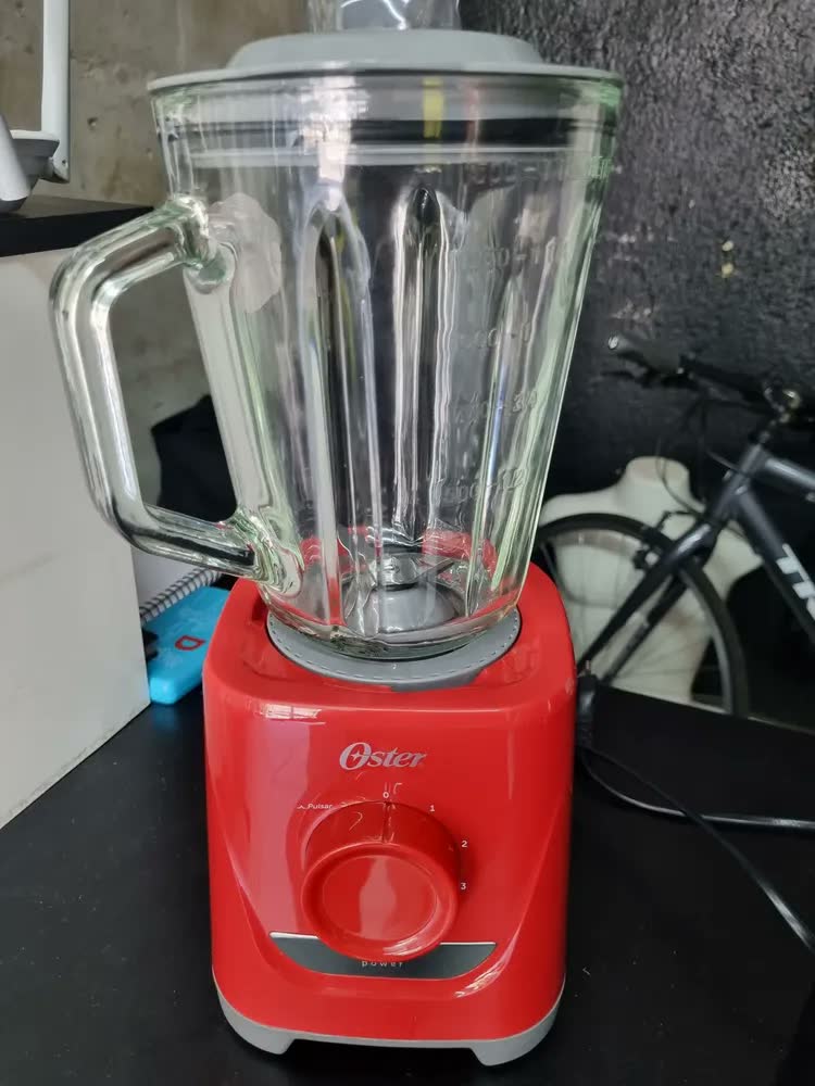 foto de Liquidificador Oster Power 1,7L Vermelho OLIQ501