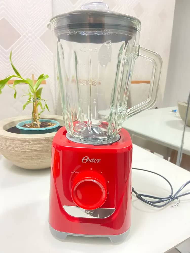 foto de Liquidificador Oster Power 1,7L Vermelho OLIQ501