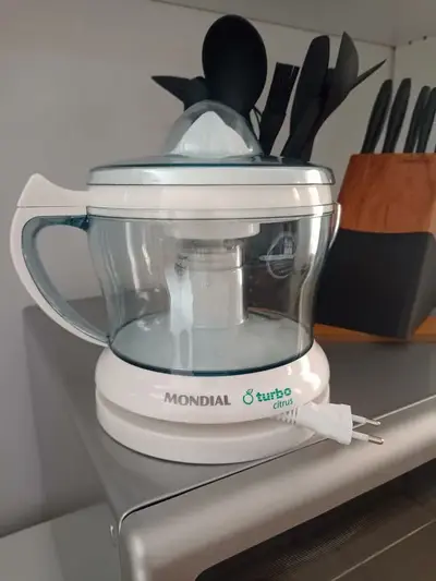 foto de Espremedor Premium Mondial 30W E-02