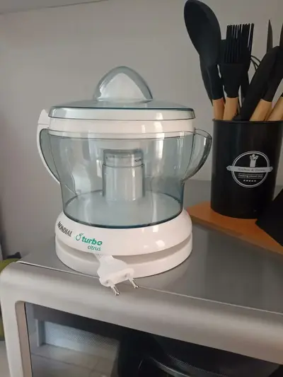 foto de Espremedor Premium Mondial 30W E-02