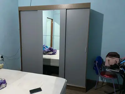 foto de Guarda-roupa Casal Reno Madesa 3 Portas De Correr Espelho Rp Cor Rustic/Preto 1095H91E