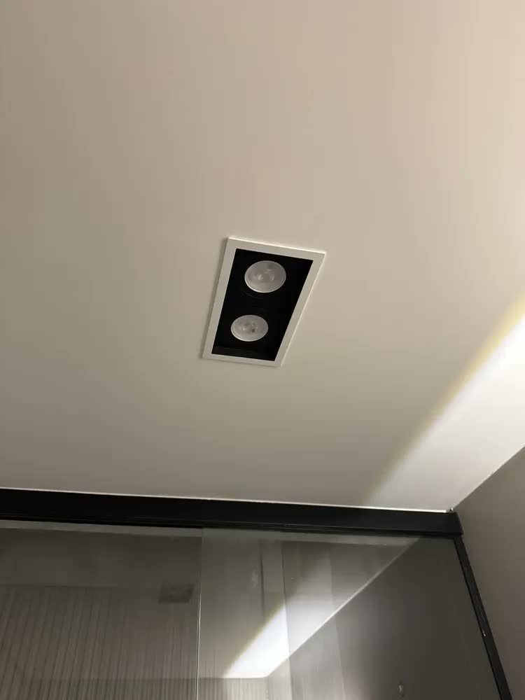 foto de Spot Embutir Par20 Recuado Quadrado Estrutura Branco
