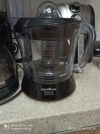 foto de Espremedor De Frutas Super Turbo Bellagio 350 Preto Britânia Preto 60