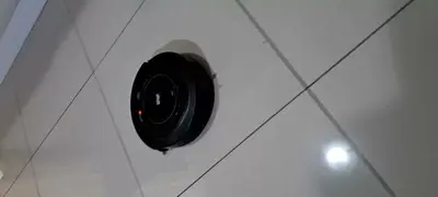foto de Robô aspirador Robot W90 varre aspira e passa pano 30w Wap cor preto