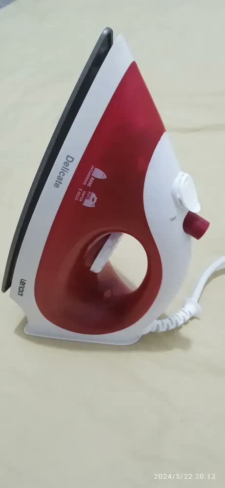 foto de Ferro A Vapor Delicate Pff657 Branco E Vermelho Lenoxx