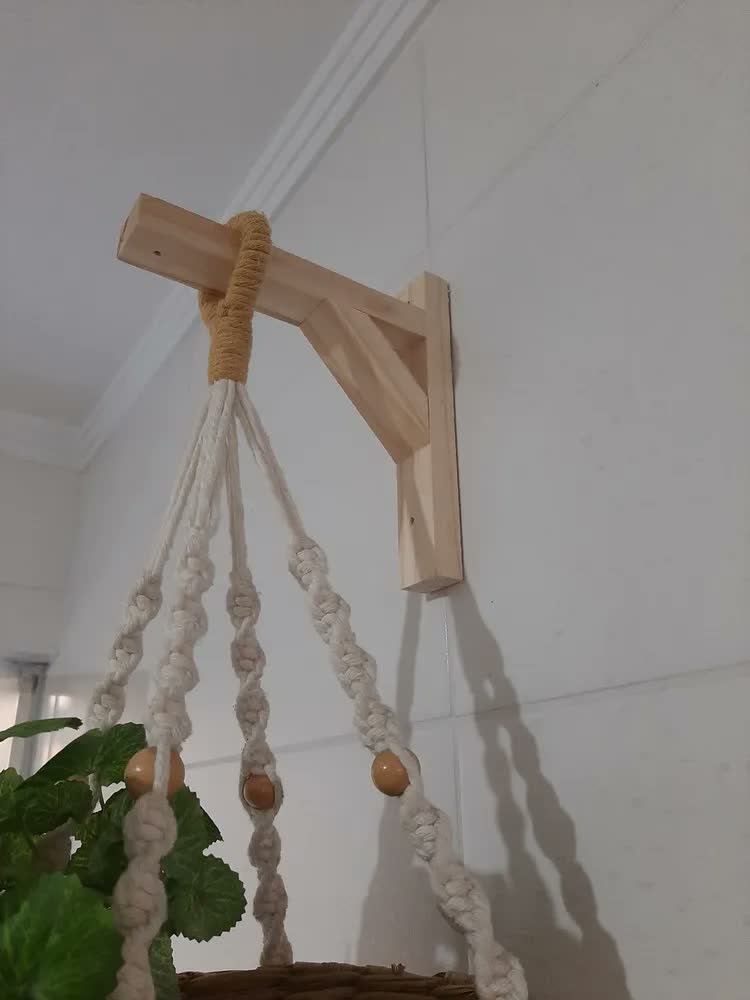 foto de Mão Francesa De Madeira Pendurar Vaso (cx Com 2)