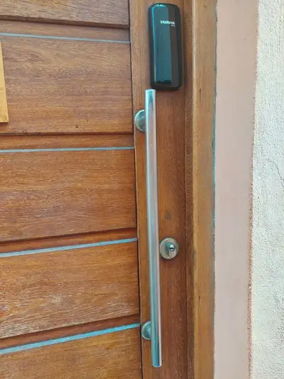 foto de Fechadura Digital de Sobrepor com Senha FR 10 Preto Intelbras