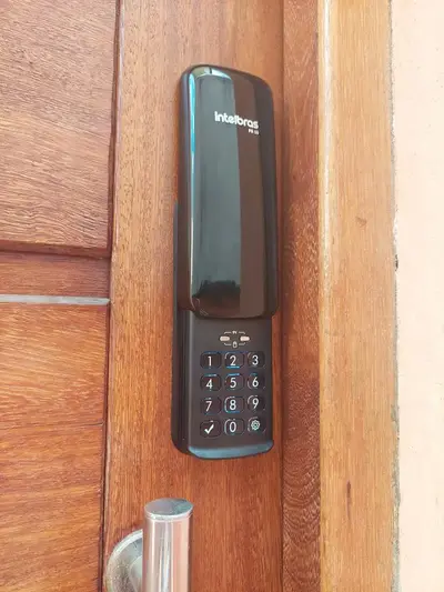 foto de Fechadura Digital de Sobrepor com Senha FR 10 Preto Intelbras