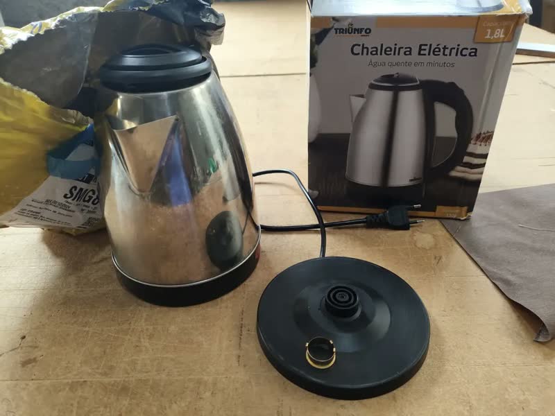 foto de Chaleira Elétrica Inox 1,8 Litros Jarra Bule BAK Cor Prata