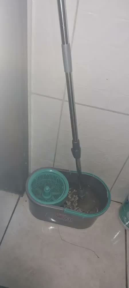 foto de Mop Compacto Com Balde 10 Litros Bettanin Noviça Tiffany/cinza