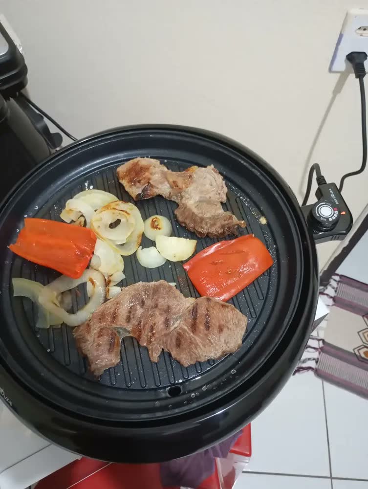 foto de Top Grill Bpe01 Preto 1200w Britânia