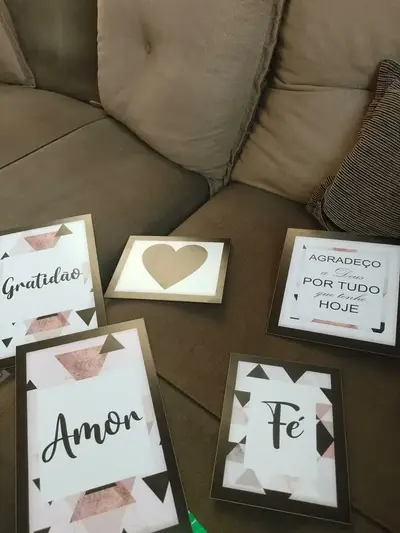 foto de Quadros Decorativos Frases Amor Fé Gratidão Sala Escritório