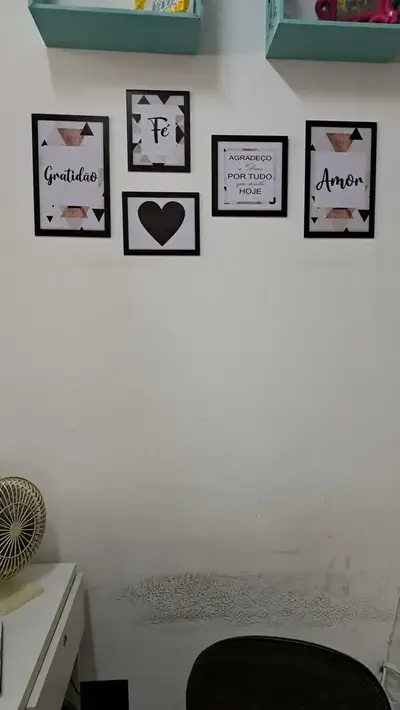 foto de Quadros Decorativos Frases Amor Fé Gratidão Sala Escritório
