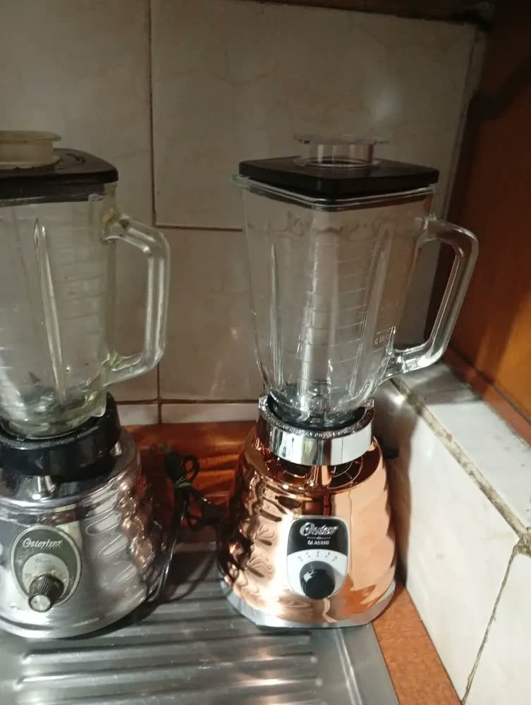 foto de Liquidificador New Osterizer Clássico Cobre Oster