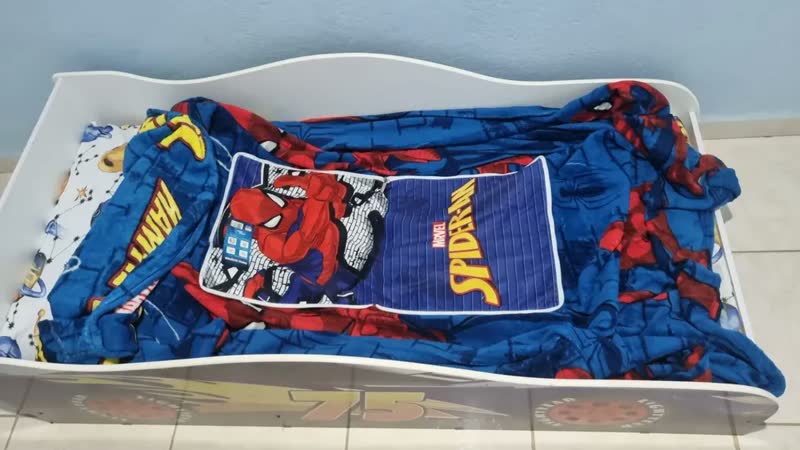 foto de Manta Almofada Jolitex Spiderman 2 em 1 Tamanho Solteiro 100% Poliéster