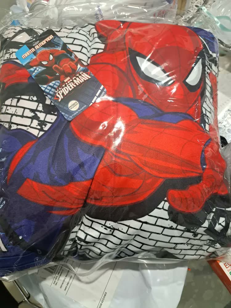 foto de Manta Almofada Jolitex Spiderman 2 em 1 Tamanho Solteiro 100% Poliéster