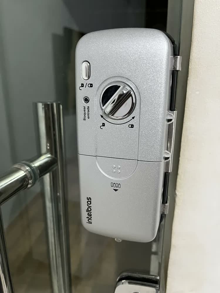 foto de Fechadura Digital Fr400 Para Portas De Vidro Intelbras