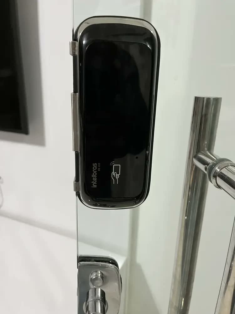 foto de Fechadura Digital Fr400 Para Portas De Vidro Intelbras