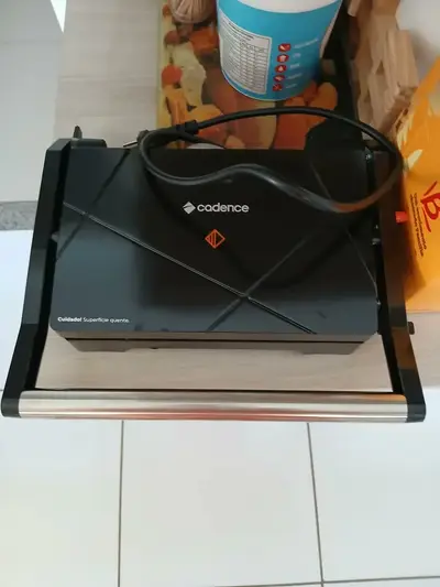 foto de Grill Multiuso Contrast 1000w Grl616 Cadence Cor Preto