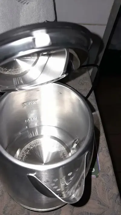 foto de Chaleira Elétrica Bch07i 1,8l Temp Control Inox Britânia Prateado