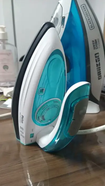 foto de Ferro De Passar Philco Travel Ceramic Vapor Extra Bivolt Azul-turquesa