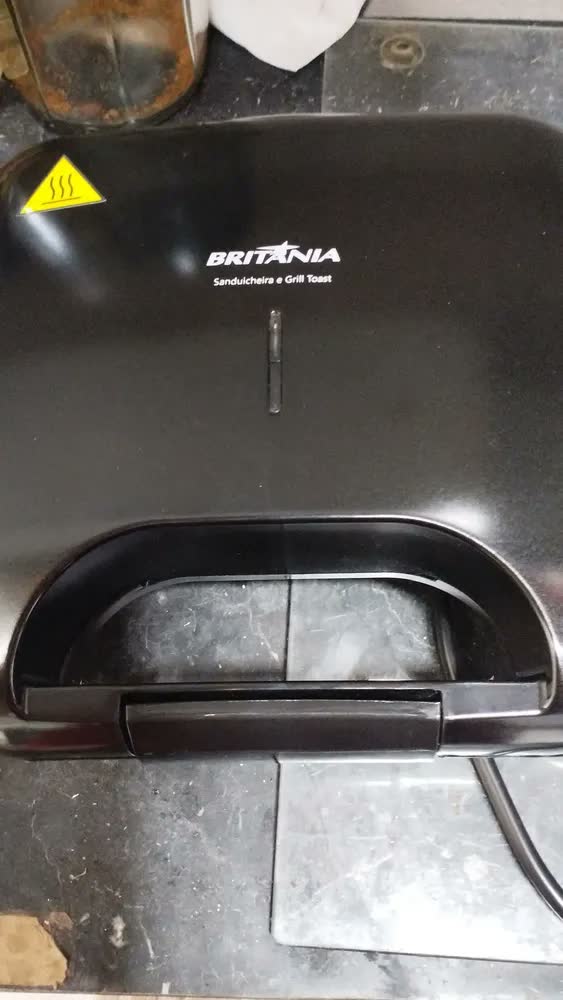 foto de Grill E Sanduicheira Bgr01p Toast Preto 750w Britânia Preto